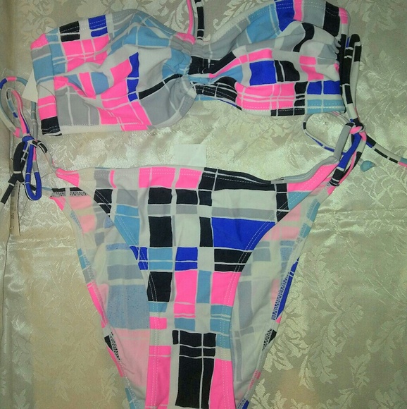 Swimsuit - Picture 3 of 5